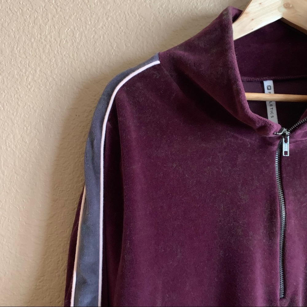 Fabletics Half Zip Plumb Pullover Size 2x - image 3